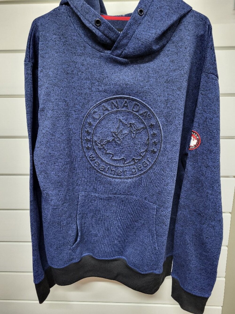 Canada Weather Gear Long Sleeved Hoodie - Men's Size XL